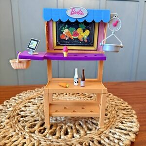 Barbie Farmers Market Grocery Stand Playset w/‎ Food & Accessories
